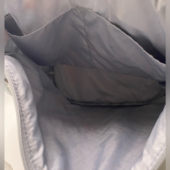 “Vera Bradley” Bucket Crossbody Bag in Cotton- (NWT) “Dog Show”Pattern - Picture 11 of 13